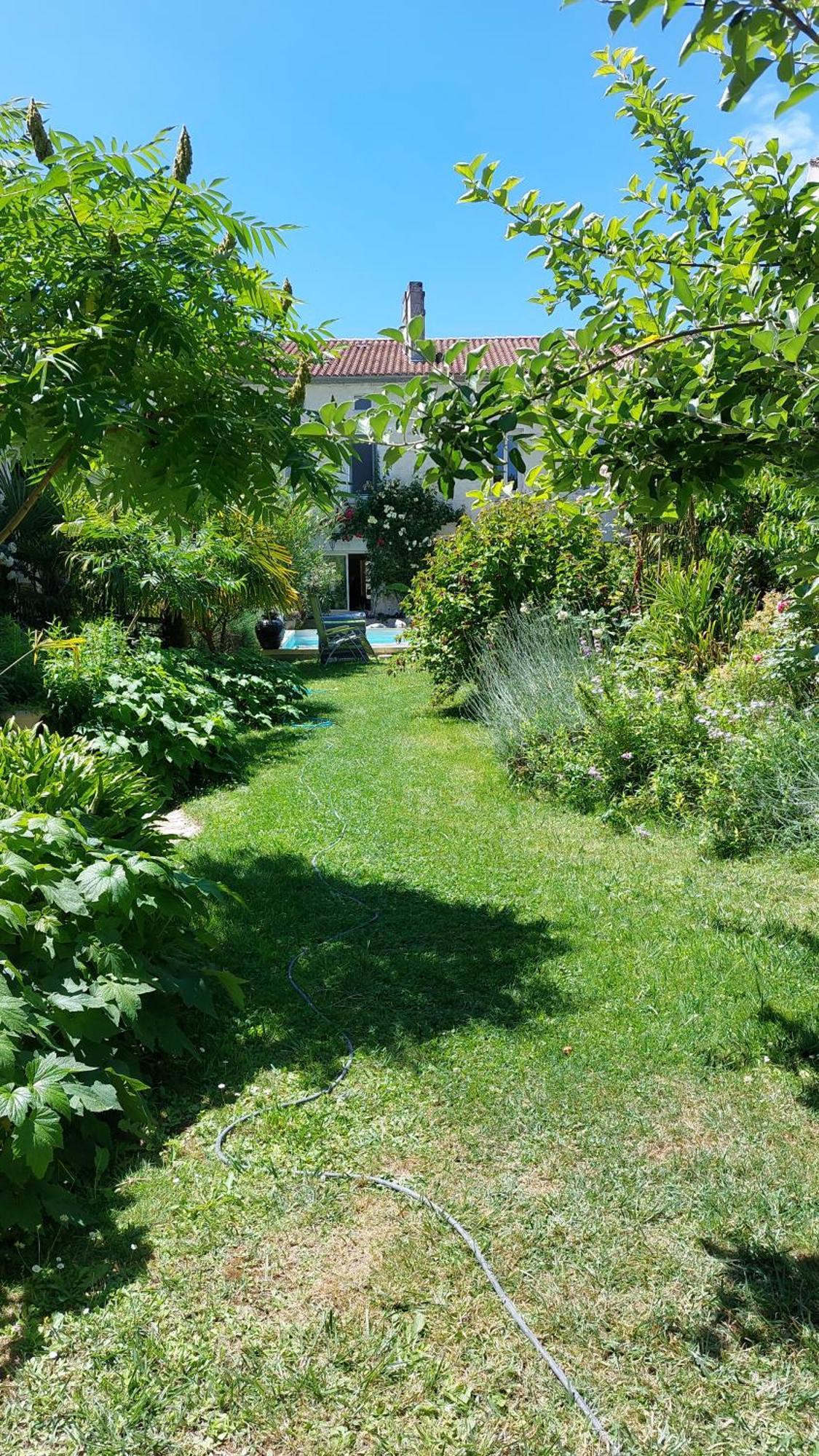 La Gueriniere L'Anglaise Bed & Breakfast Chateauneuf-sur-Charente Exterior photo